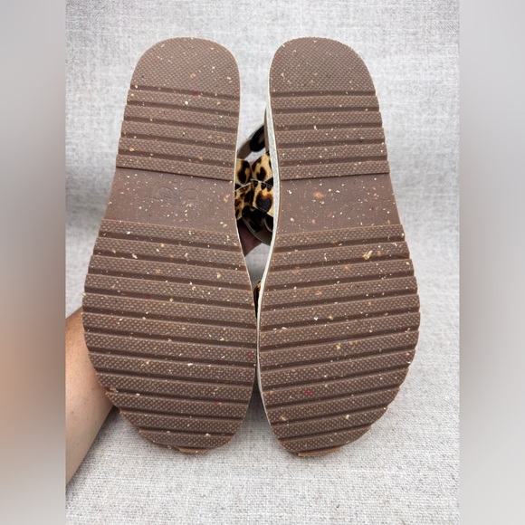 OTBT Springer Calf real fur strappy platform sandals size 10M cheetah print - Picture 9 of 9